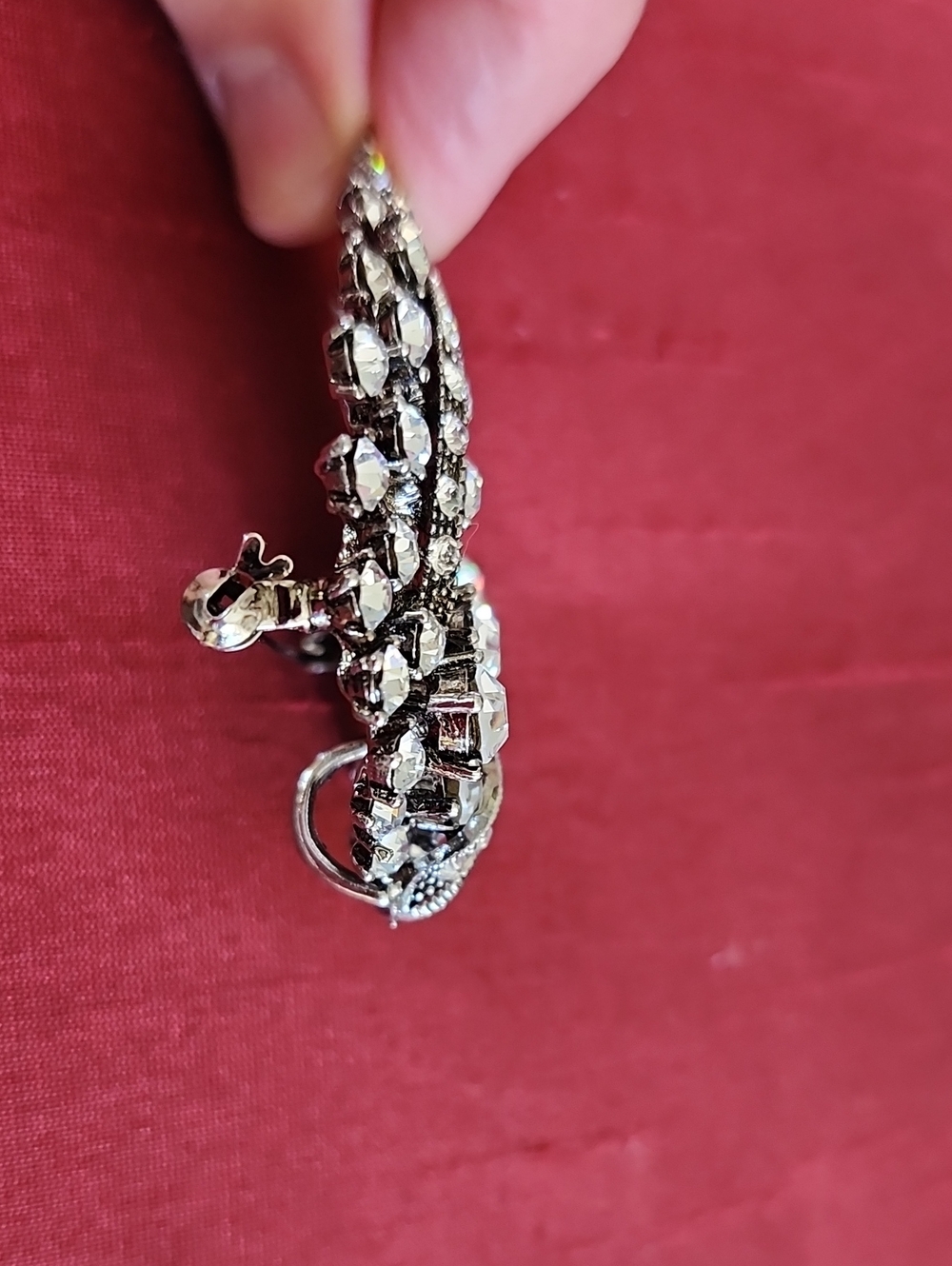 Vintage White Crystal Rhinestone Silver Tone Brooch - Picture 8 of 8